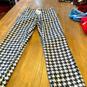 H&M stretchy pants with invisible zipper on the size.